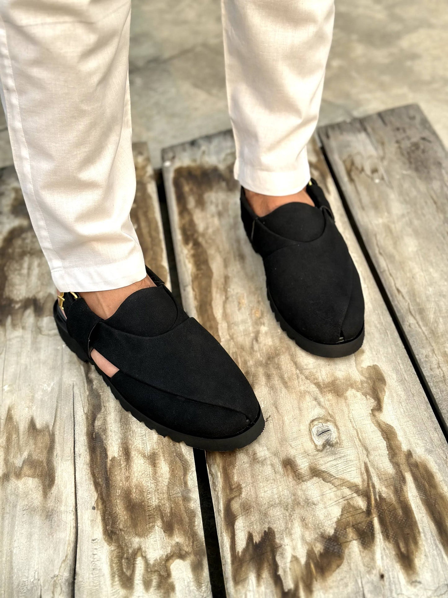 Suedezaar - Black (Classic Peshawari Chappal)