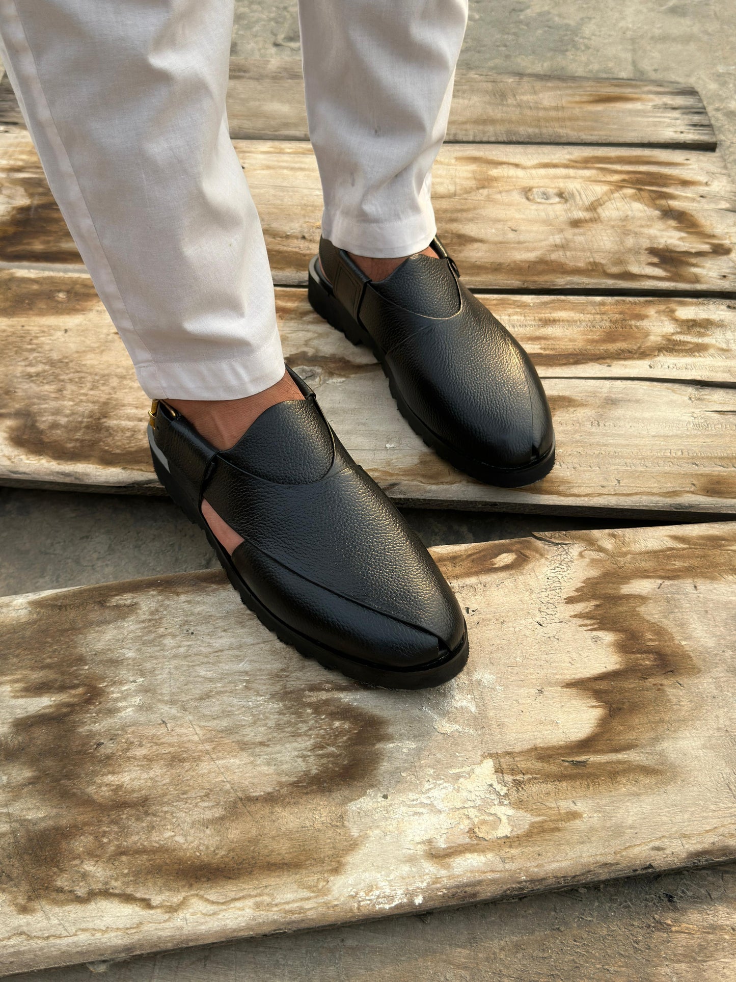 Crustique - BLACK (Cow leather Peshawari)