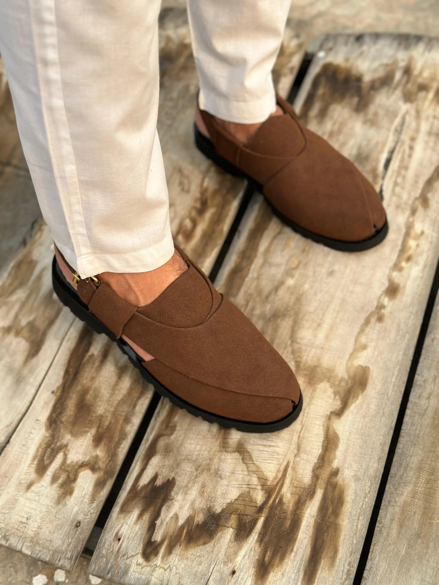 Suedezaar - Brown (Classic Peshawari Chappal)