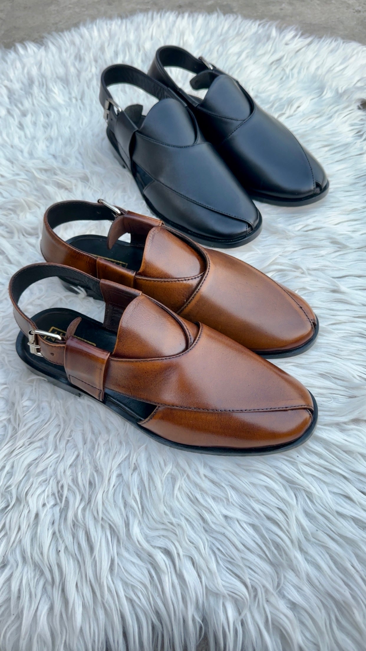 Jannan - Black (100% Cow Leather)