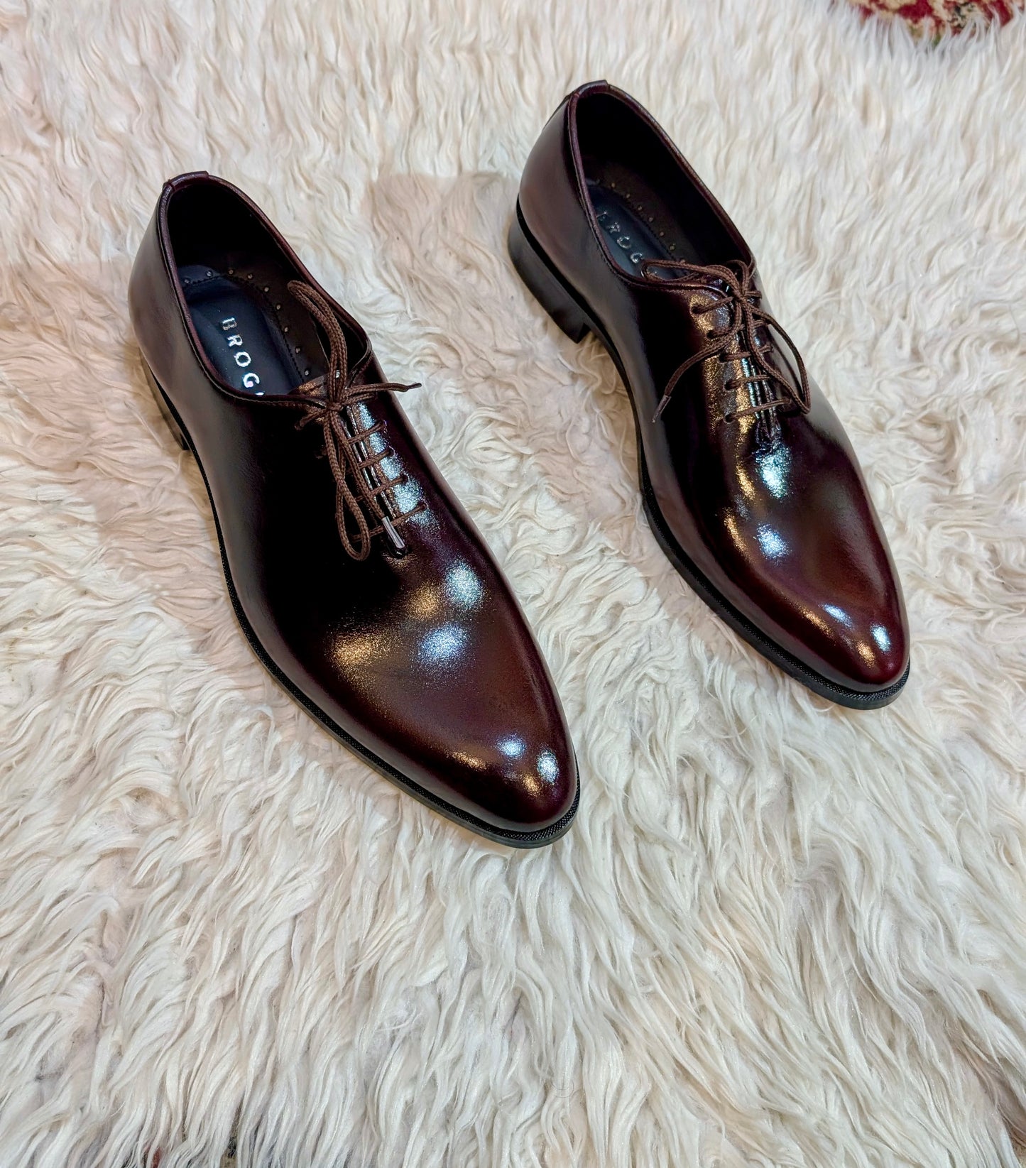Brogue - Burgundy (one-cut)