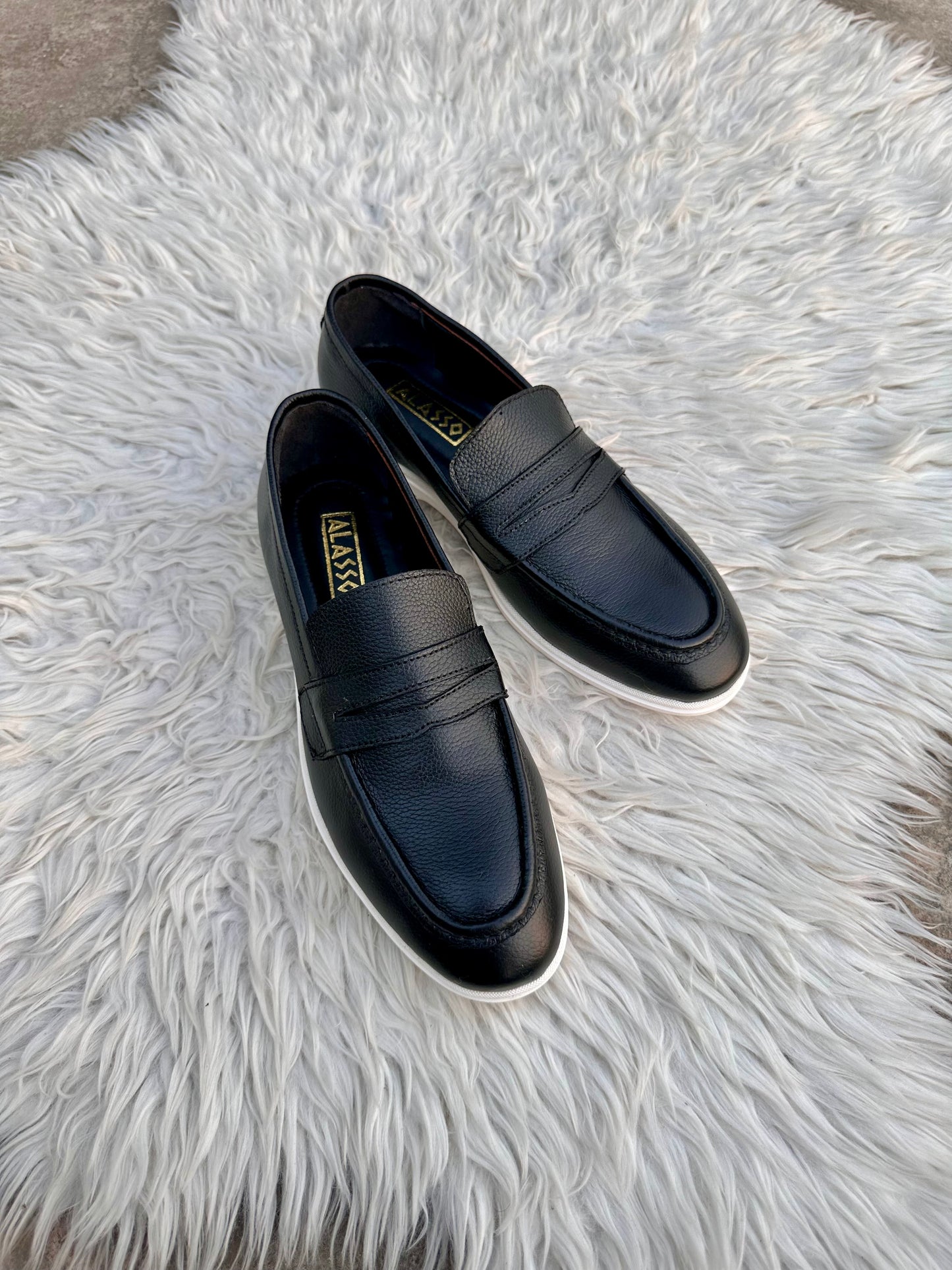 Lorven - Black (crust 100% Leather formal)