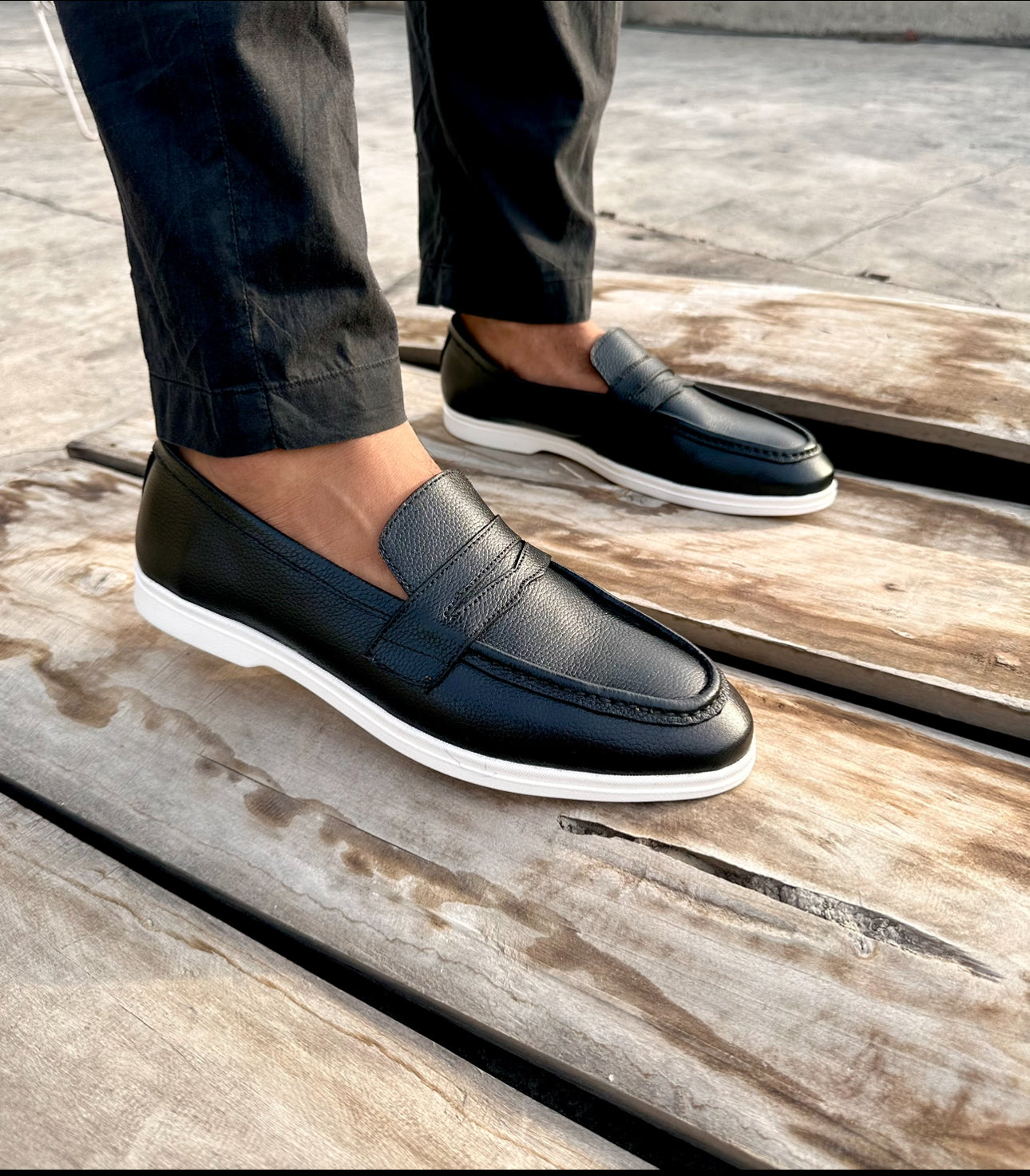 Lorven - Black (crust 100% Leather formal)