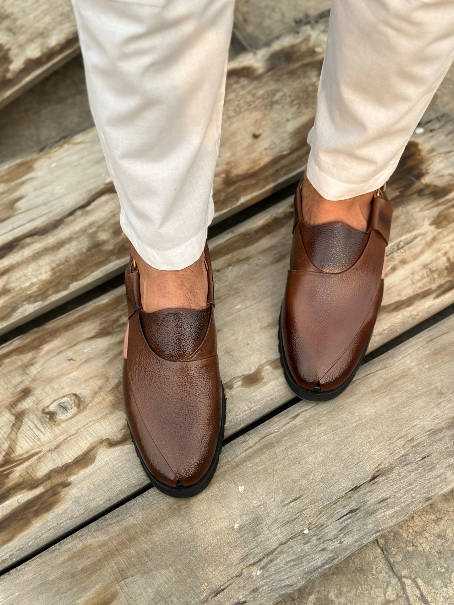Crustique - BROWN (Cow leather Peshawari)